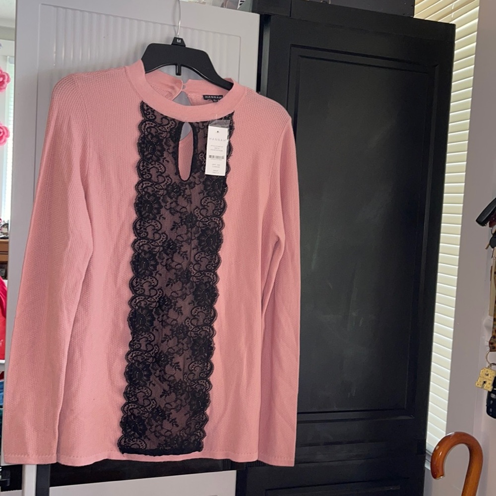 Womens Chic & Stylish Long Sleeve lightweight Blouse.
